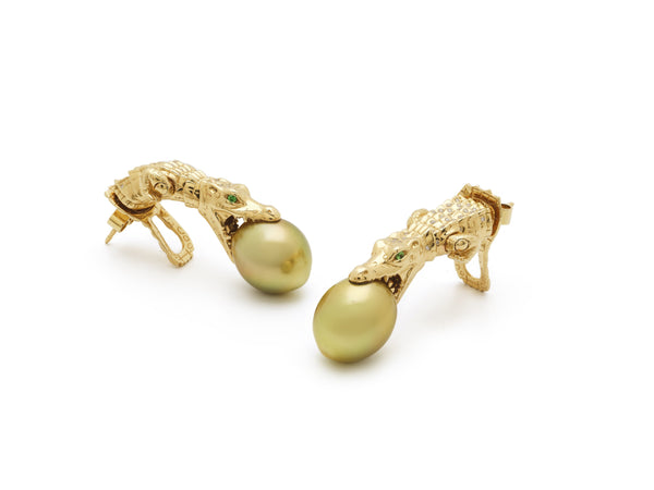 Alligator Pearl Biting Earring Earrings Bibi van der Velden