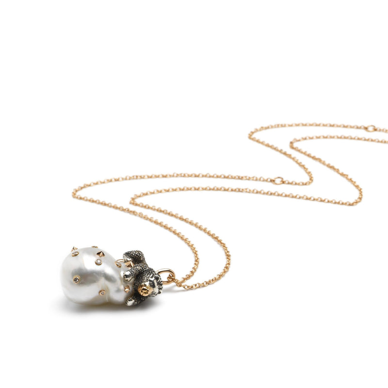 Lion on Pearl Necklace Necklaces Bibi van der Velden