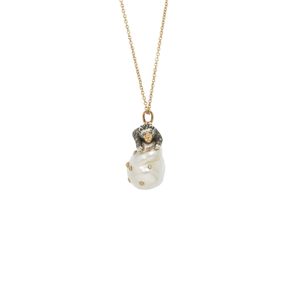 Lion on Pearl Necklace Necklaces Bibi van der Velden