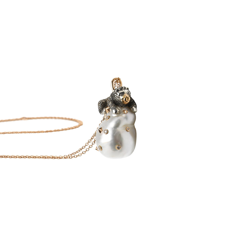 Lion on Pearl Necklace Necklaces Bibi van der Velden